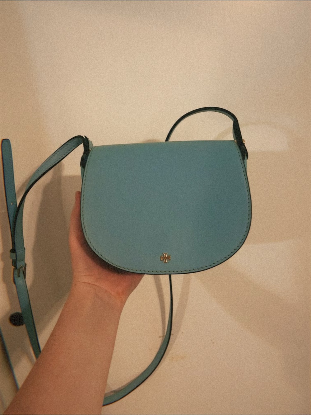 Tory Burch Baby Blue Saddle Crossbody with Gold Logo - Picture 1 of 7
